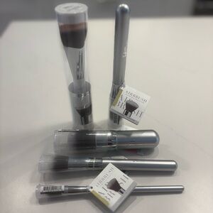 Brand New IT Cosmetics Makeup Brush Bundle